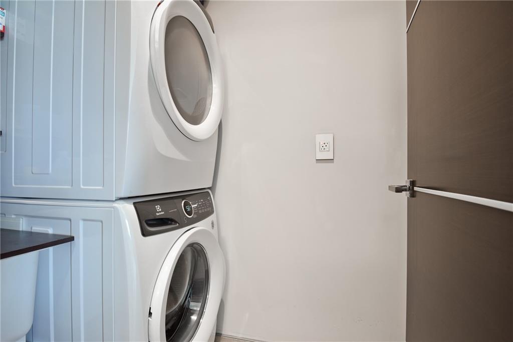 WASHER/DRYER
2nd FLOOR