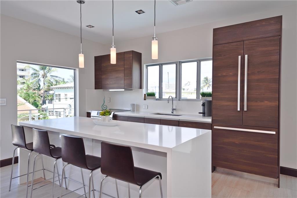 STATE OF THE ART KITCHEN!