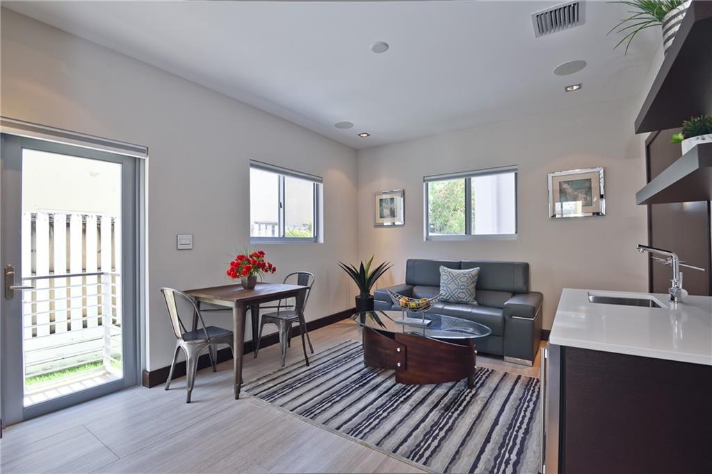 1ST STORY LIVING AREA