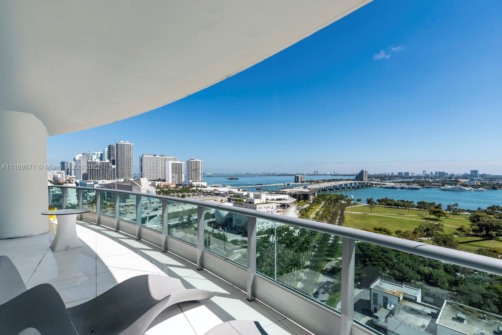 900 Biscayne Blvd #2006, Miami FL 33132