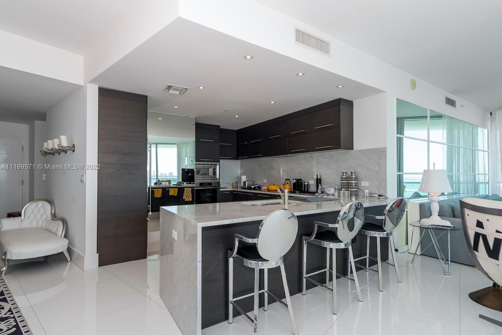 900 Biscayne Blvd #2006, Miami FL 33132
