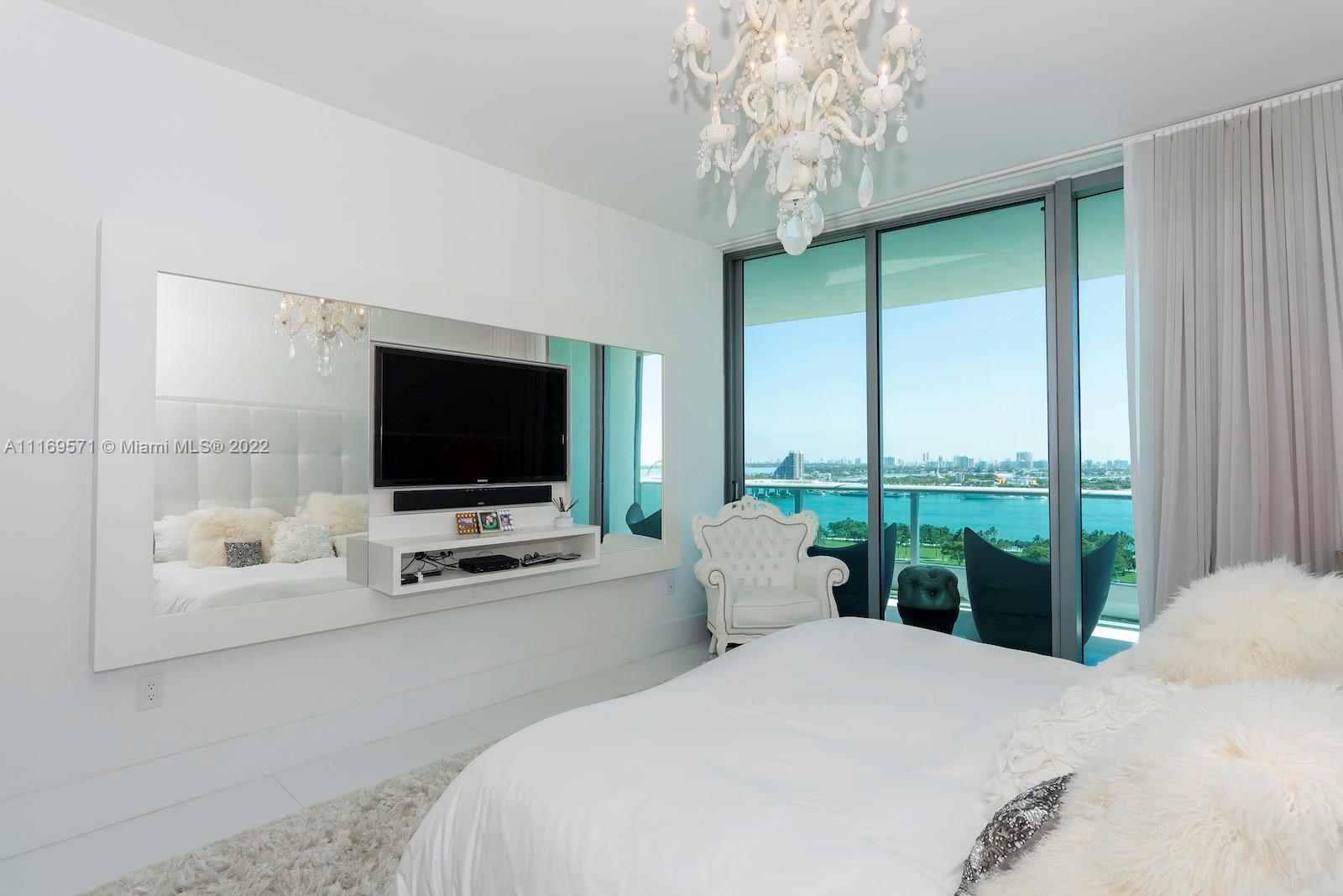 900 Biscayne Blvd #2006, Miami FL 33132
