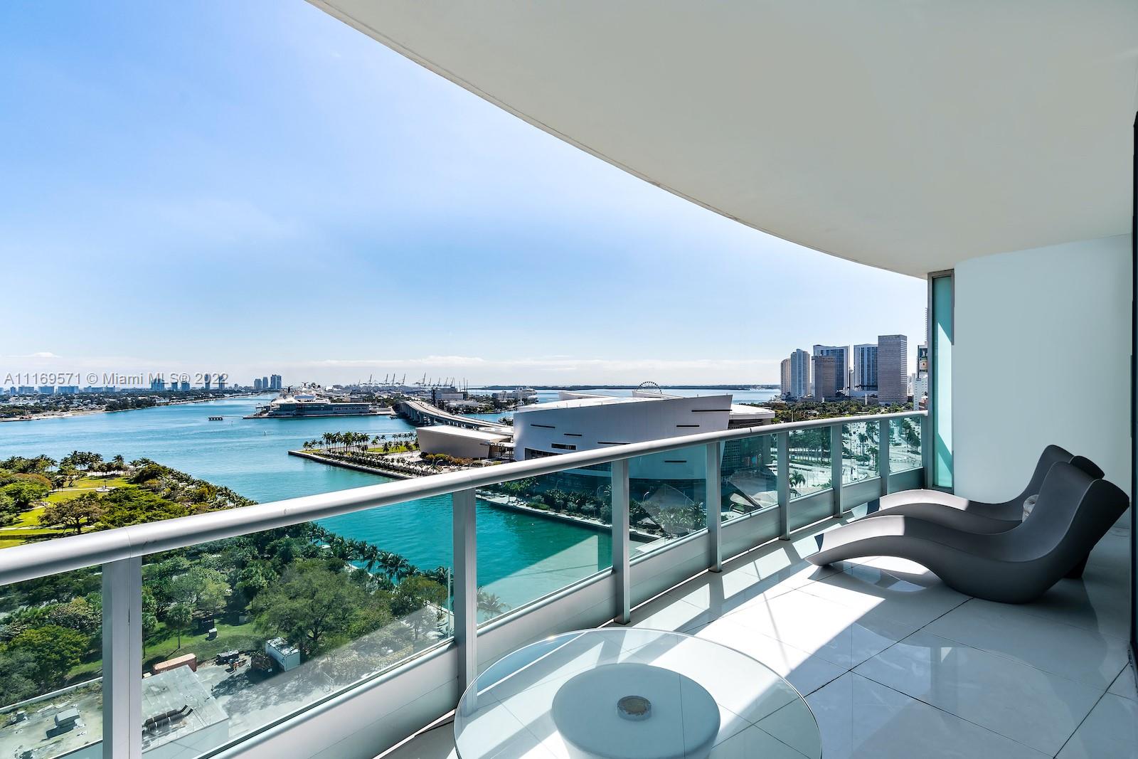 900 Biscayne Blvd #2006, Miami FL 33132
