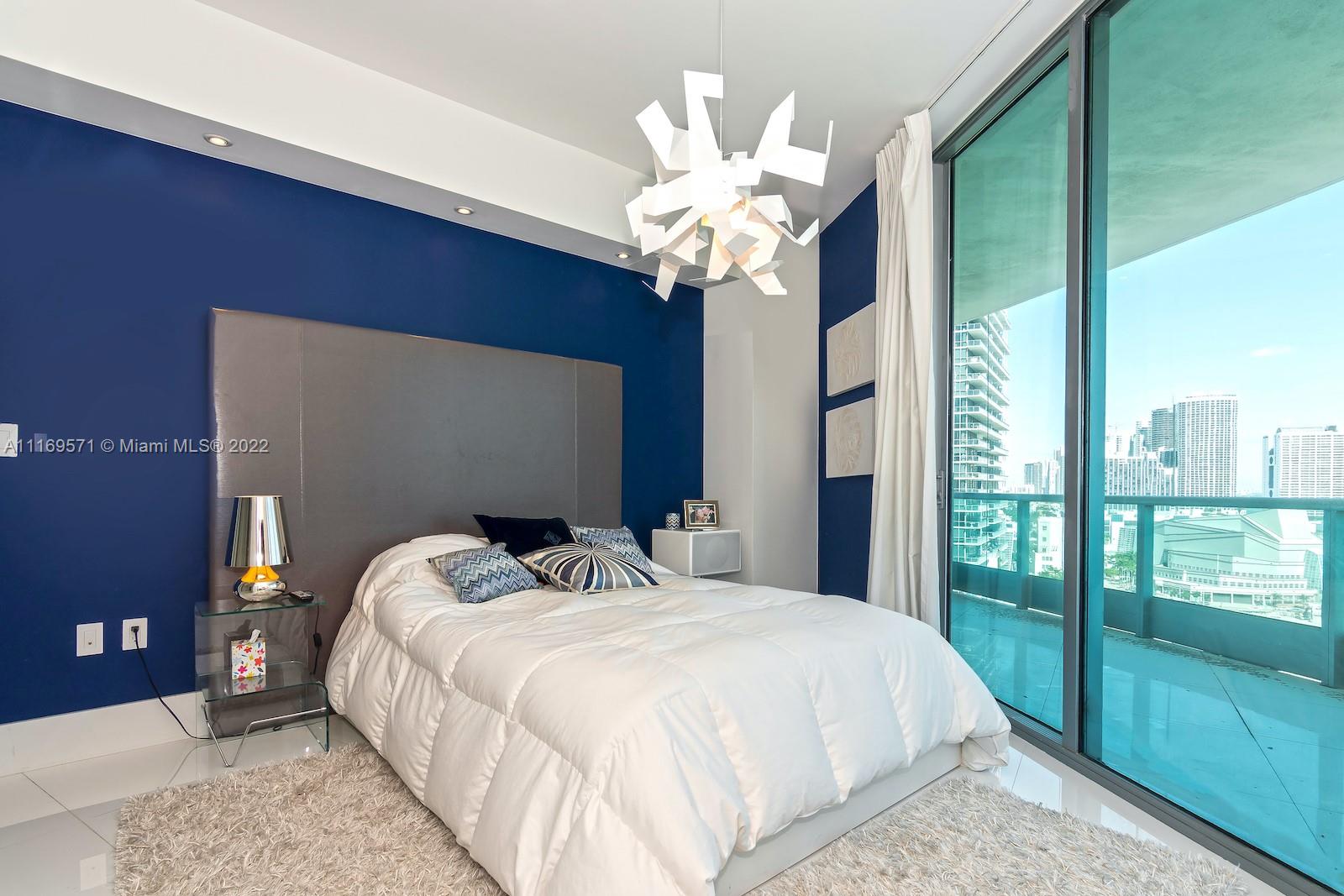 900 Biscayne Blvd #2006, Miami FL 33132