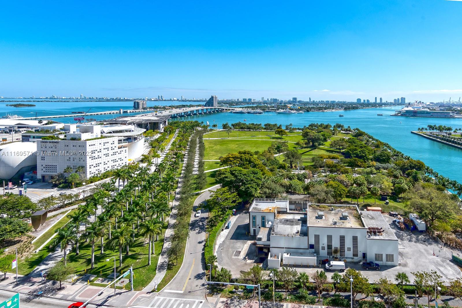 900 Biscayne Blvd #2006, Miami FL 33132