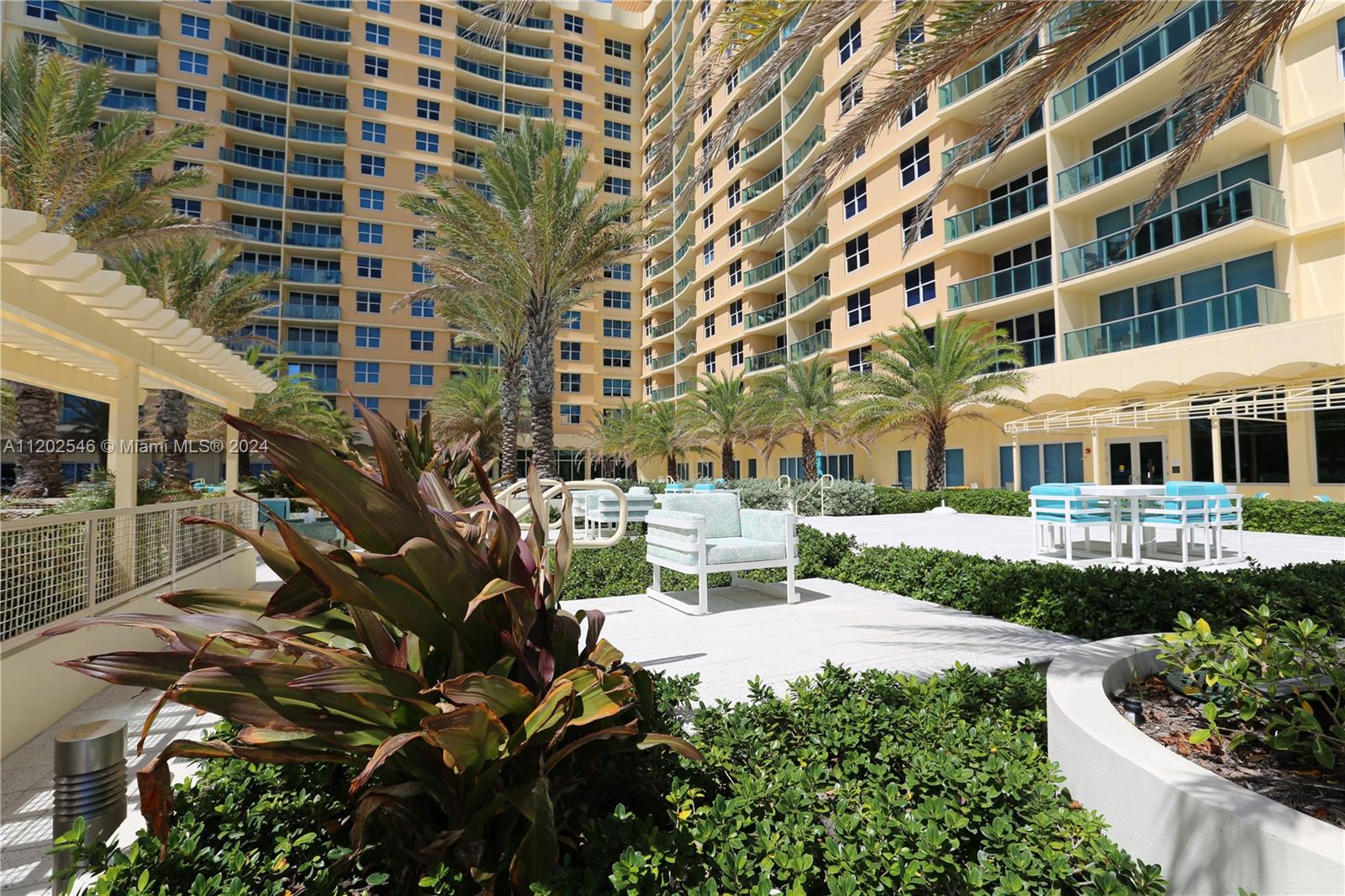 2501 S Ocean Dr #PH28, Hollywood FL 33019