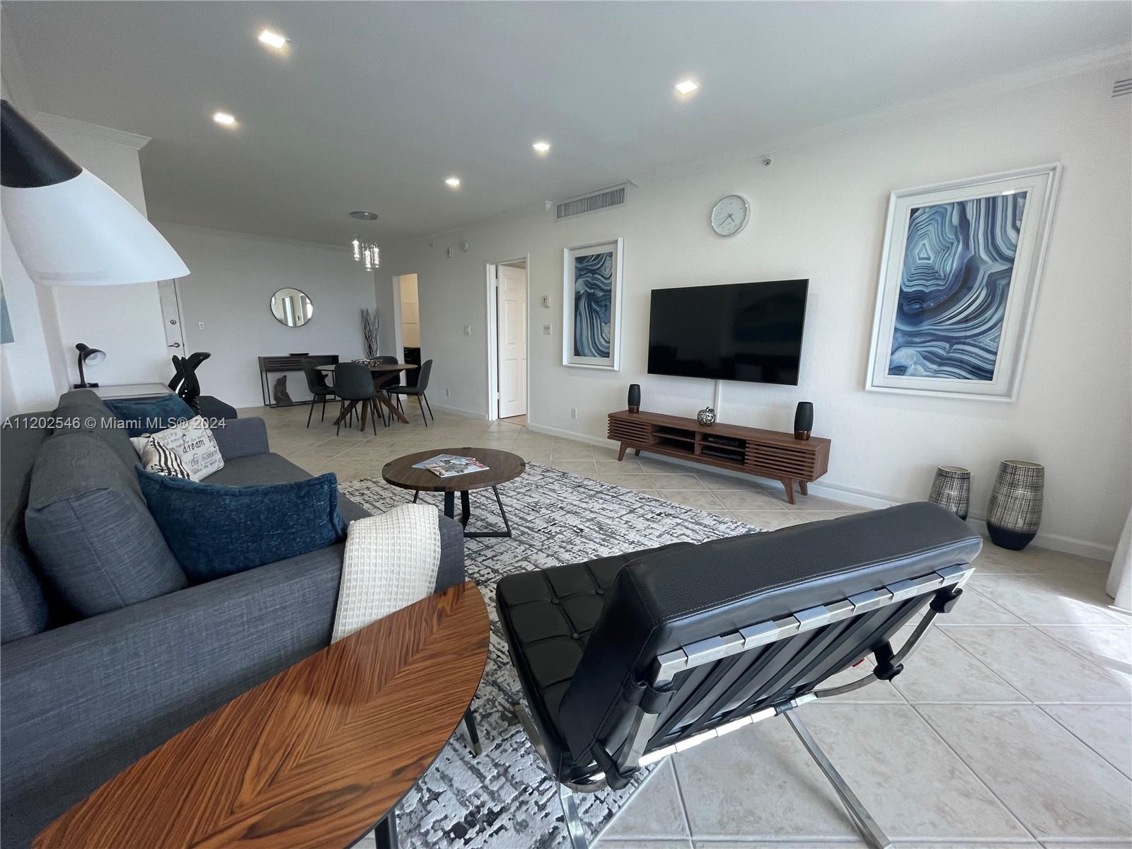 2501 S Ocean Dr #PH28, Hollywood FL 33019
