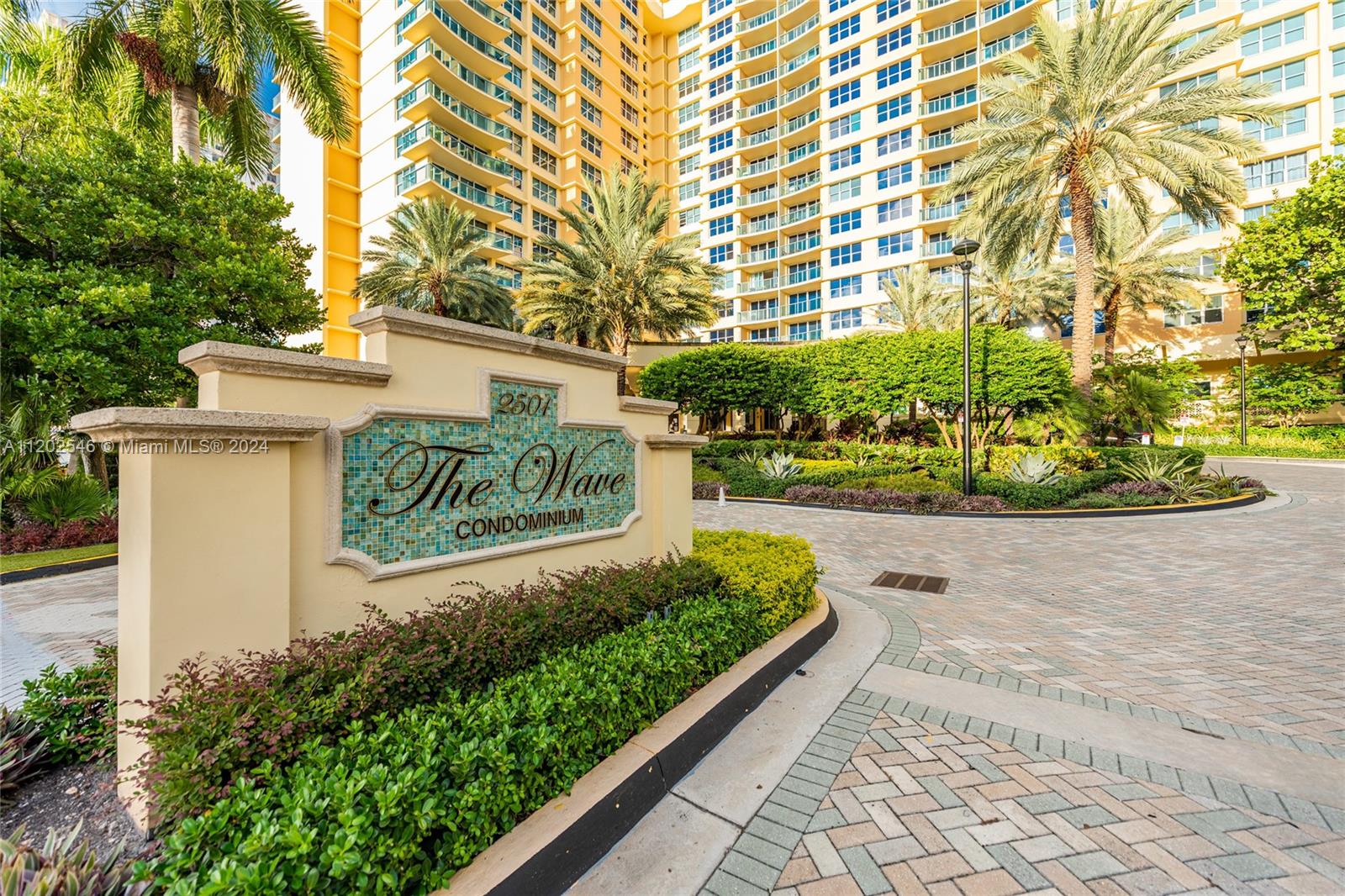 2501 S Ocean Dr #PH28, Hollywood FL 33019
