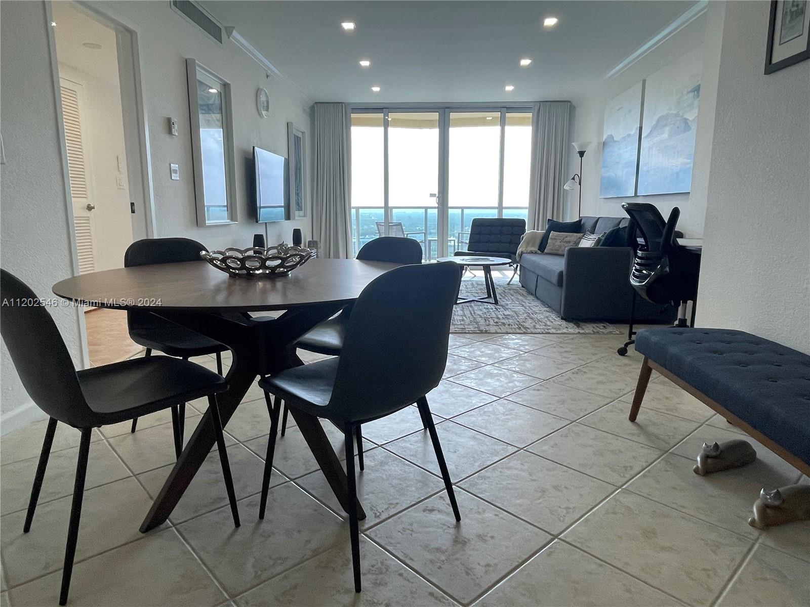 2501 S Ocean Dr #PH28, Hollywood FL 33019