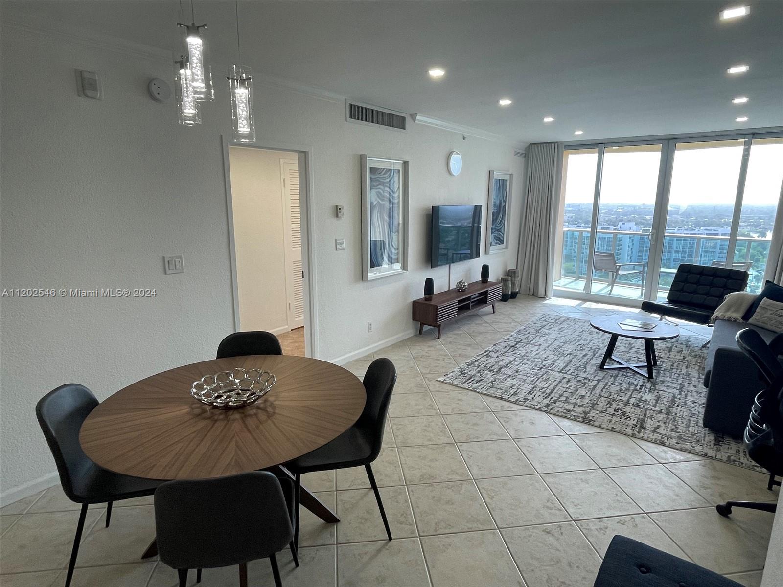 2501 S Ocean Dr #PH28, Hollywood FL 33019