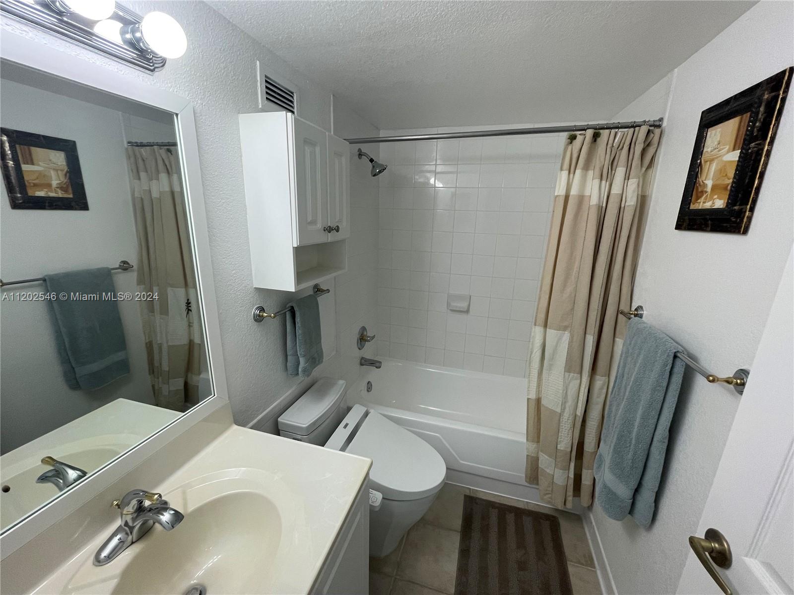 2501 S Ocean Dr #PH28, Hollywood FL 33019