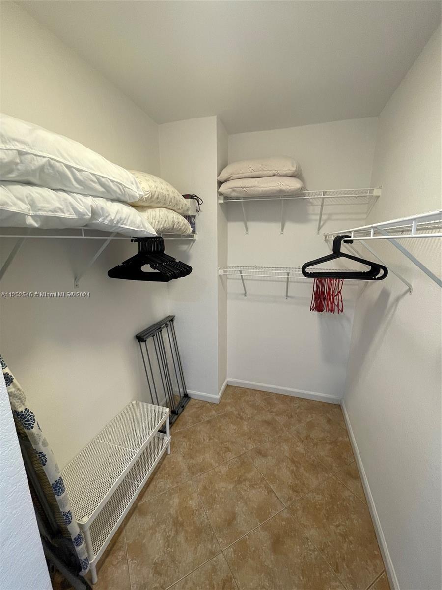 2501 S Ocean Dr #PH28, Hollywood FL 33019