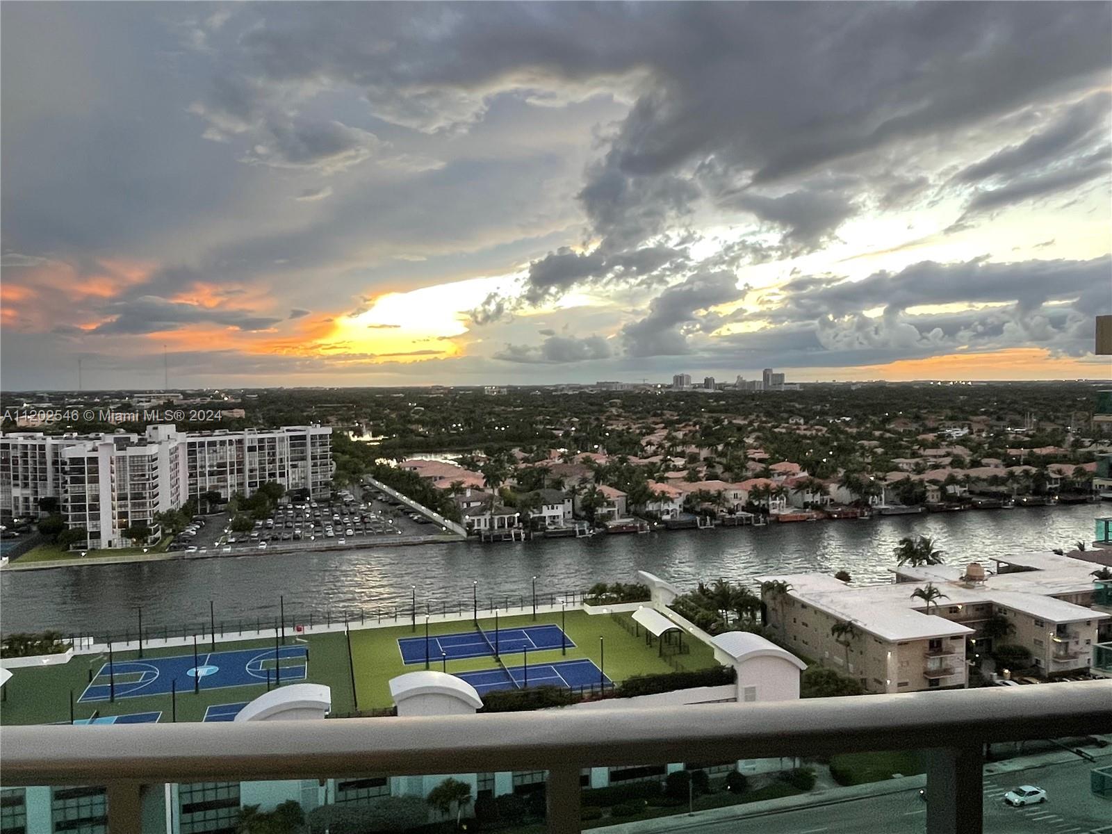 2501 S Ocean Dr #PH28, Hollywood FL 33019