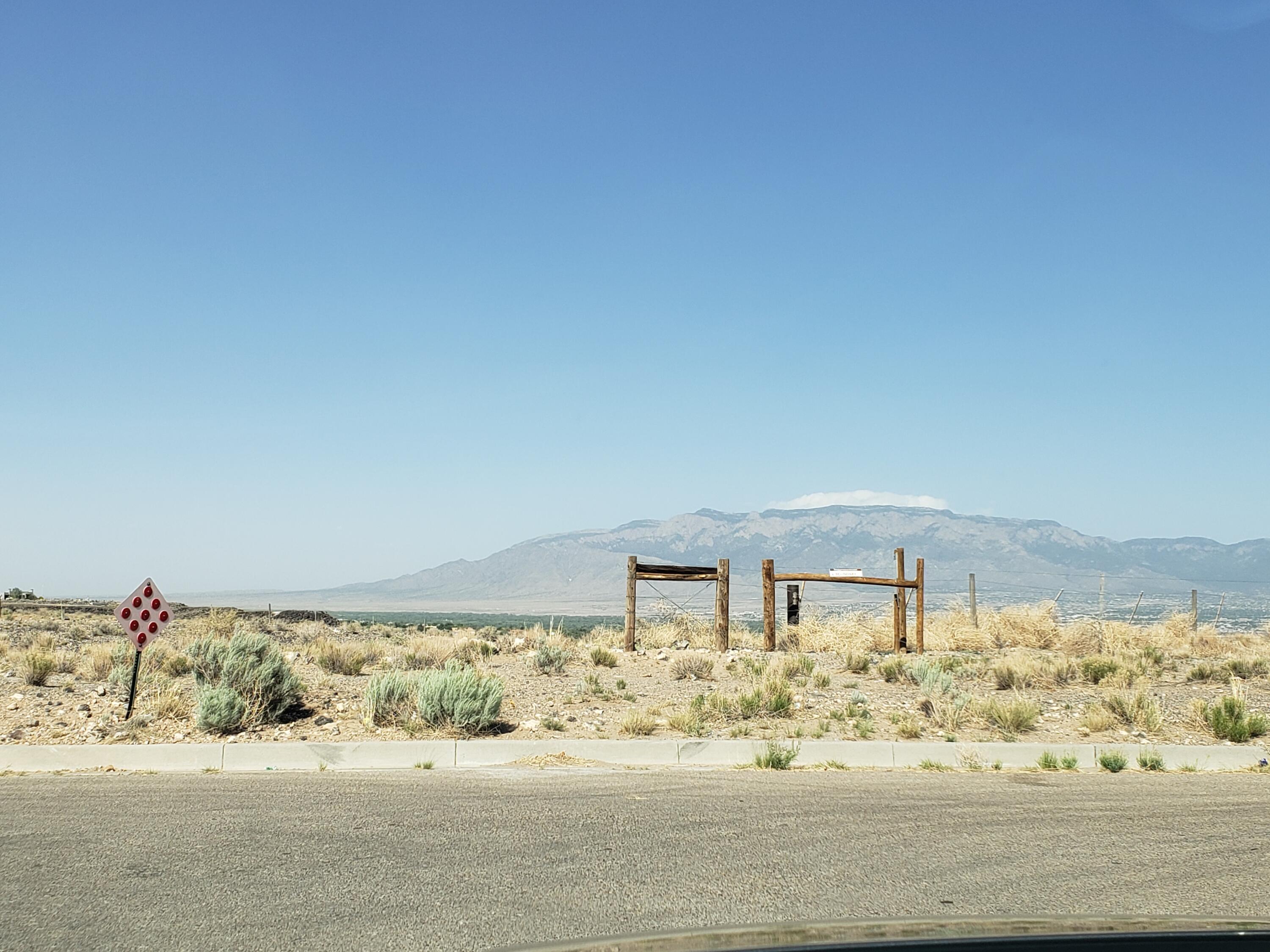 Photo 5 — 7904 MARIGOLD Drive NW