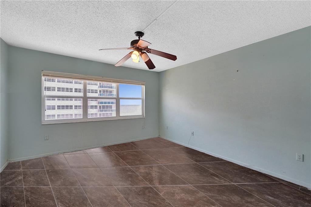  There are two guest bedrooms.