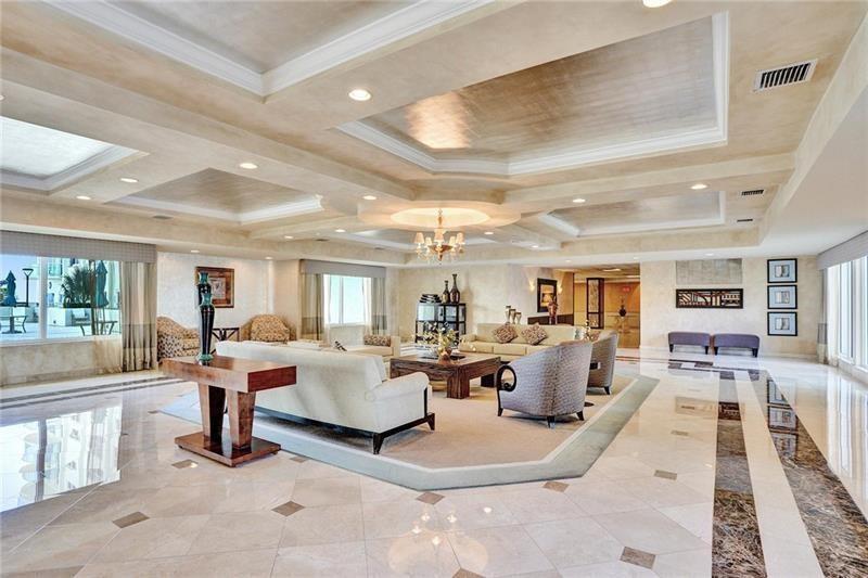  Southpoint has one of the prettiest lobbies on the​​‌​​​​‌​​‌‌​​​‌​​‌‌​‌​‌​‌​​​‌​‌​​‌‌‌​​‌ beach.