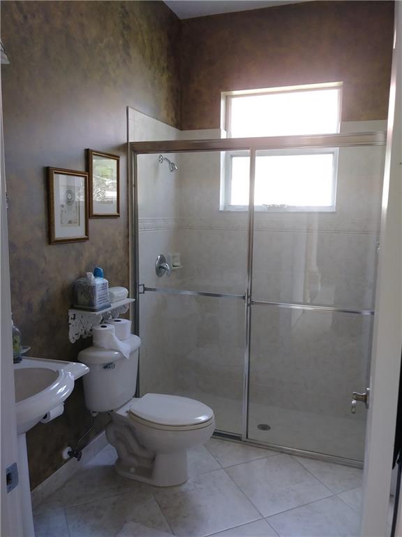 Bathroom off 4th bed/Office