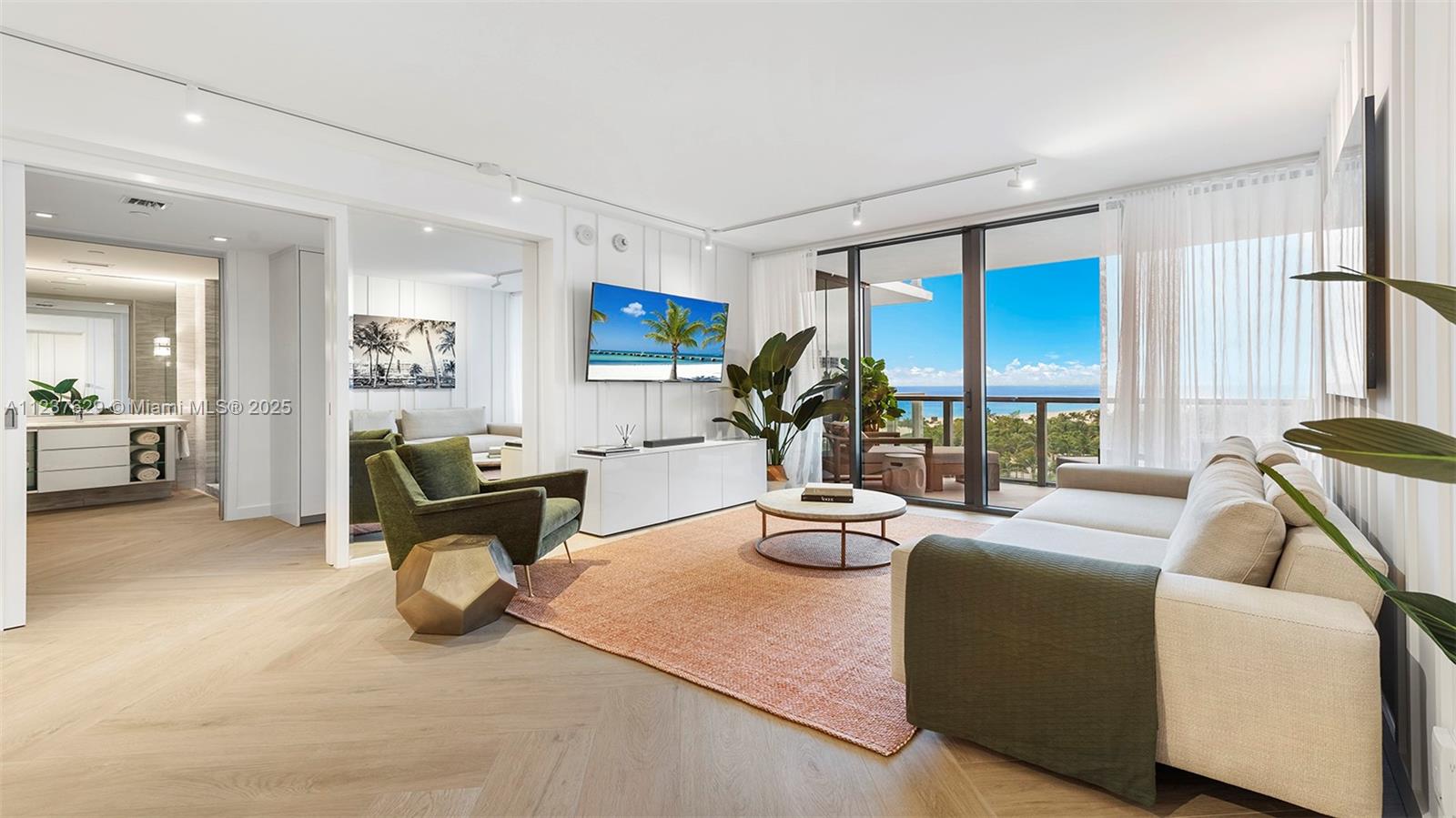 2201 Collins Ave Condo