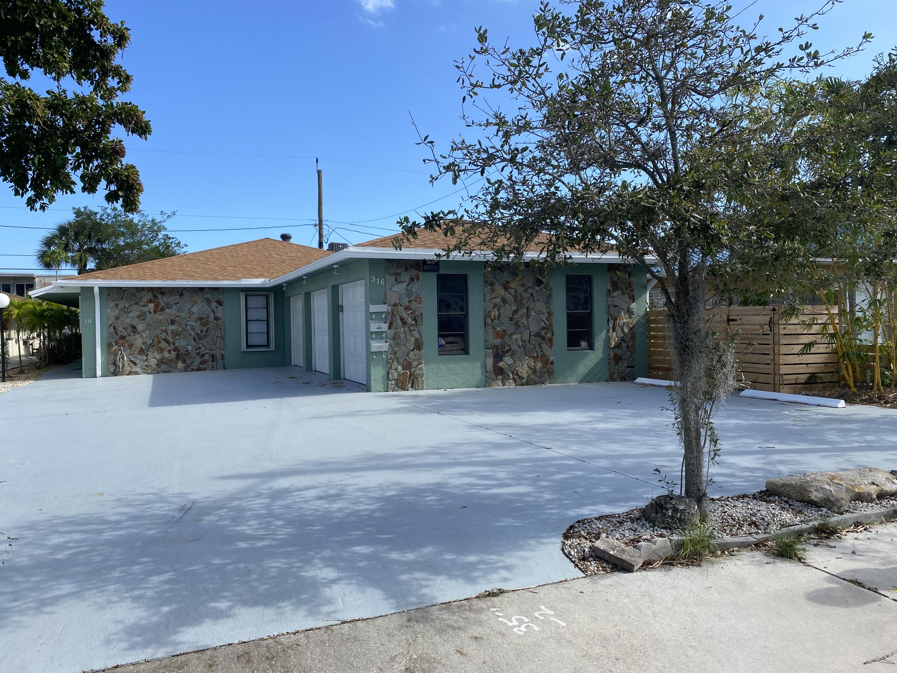 316 Ocean Breeze Lake Worth Beach FL 33460 | R10815449