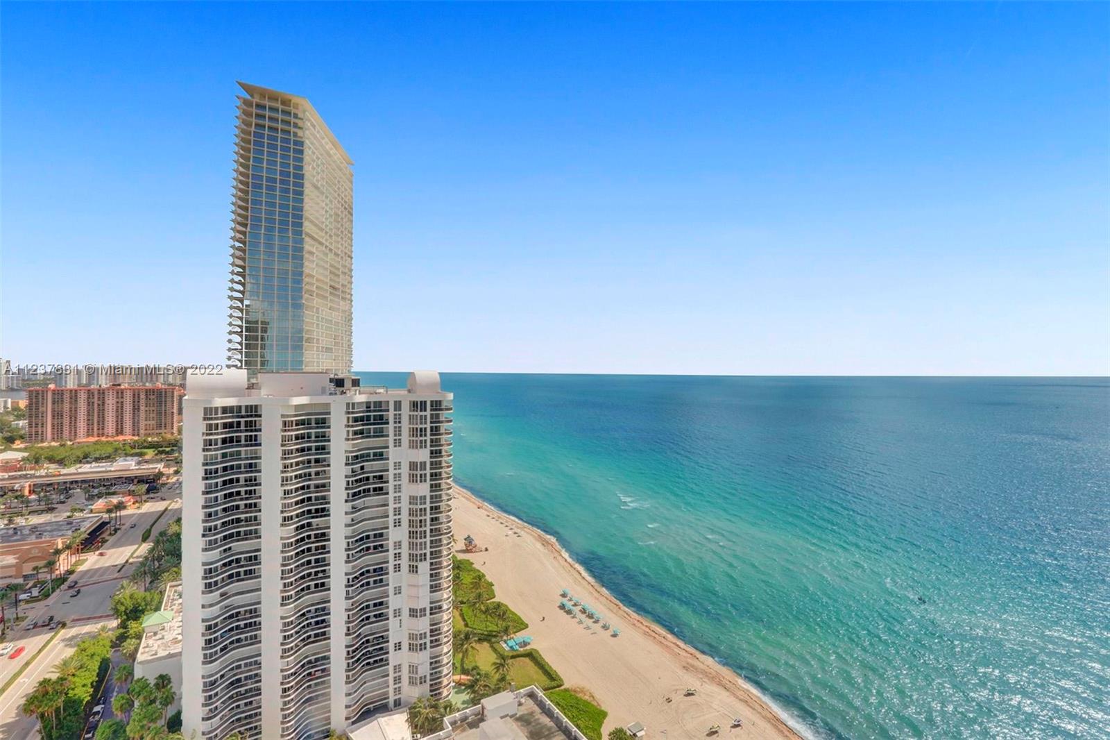 Apartamento à Venda em Sunny Isles Beach, FL