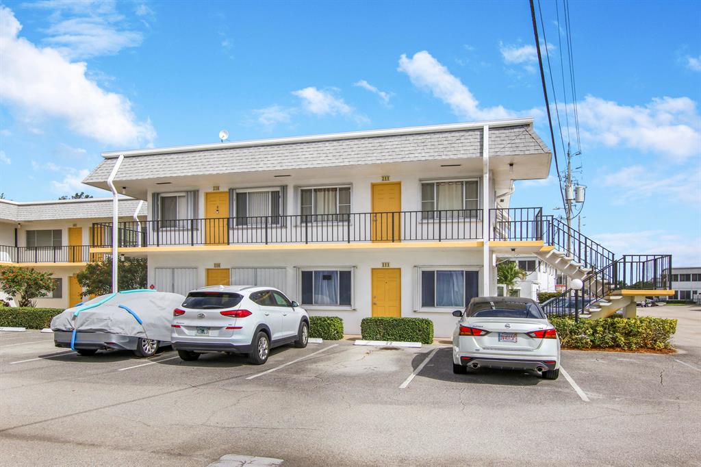 3000 Lake Osborne Drive Unit# 111 Lake Worth Beach FL 33461 | R1081889