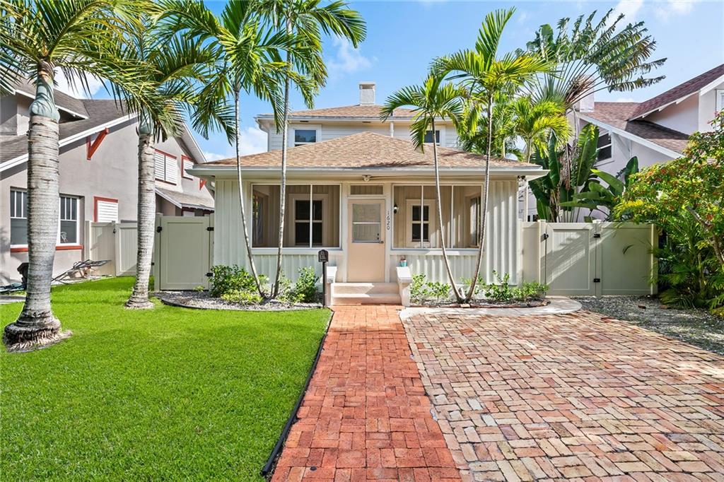 1620 Monroe main front house