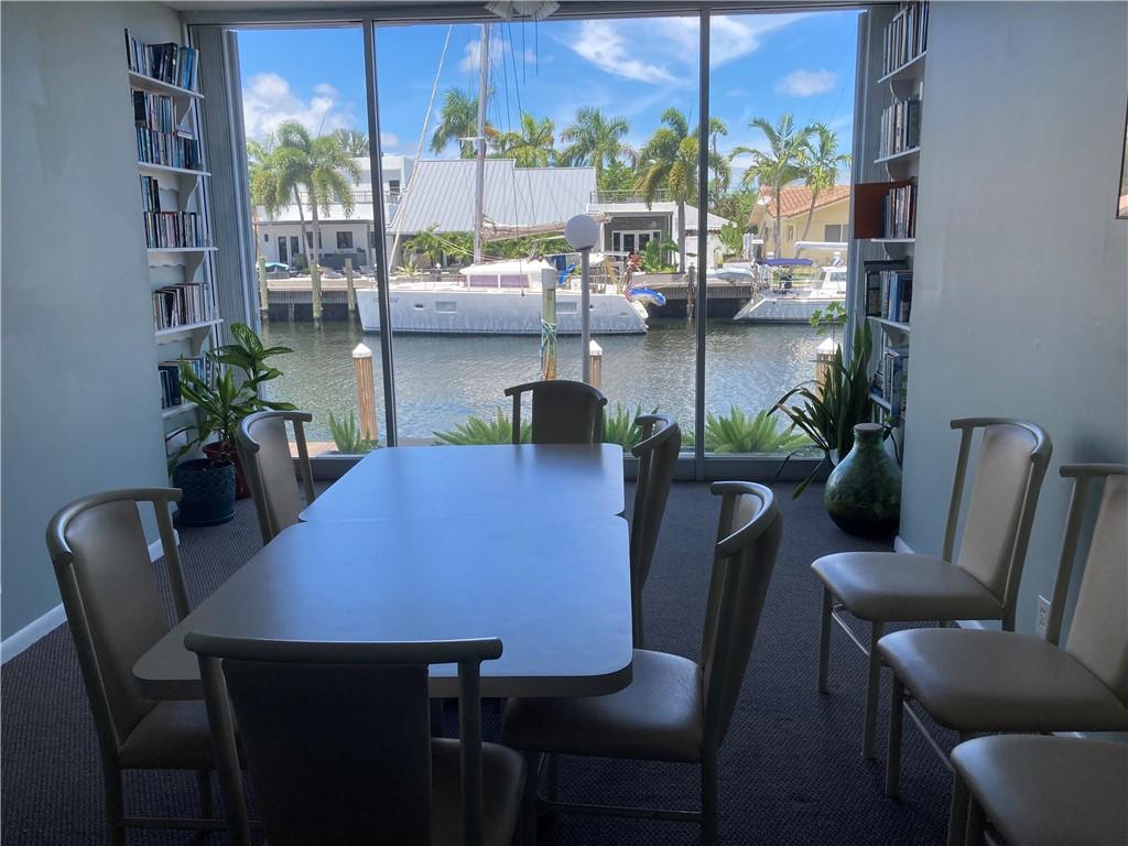 LIBRARY / MEDIA ROOM