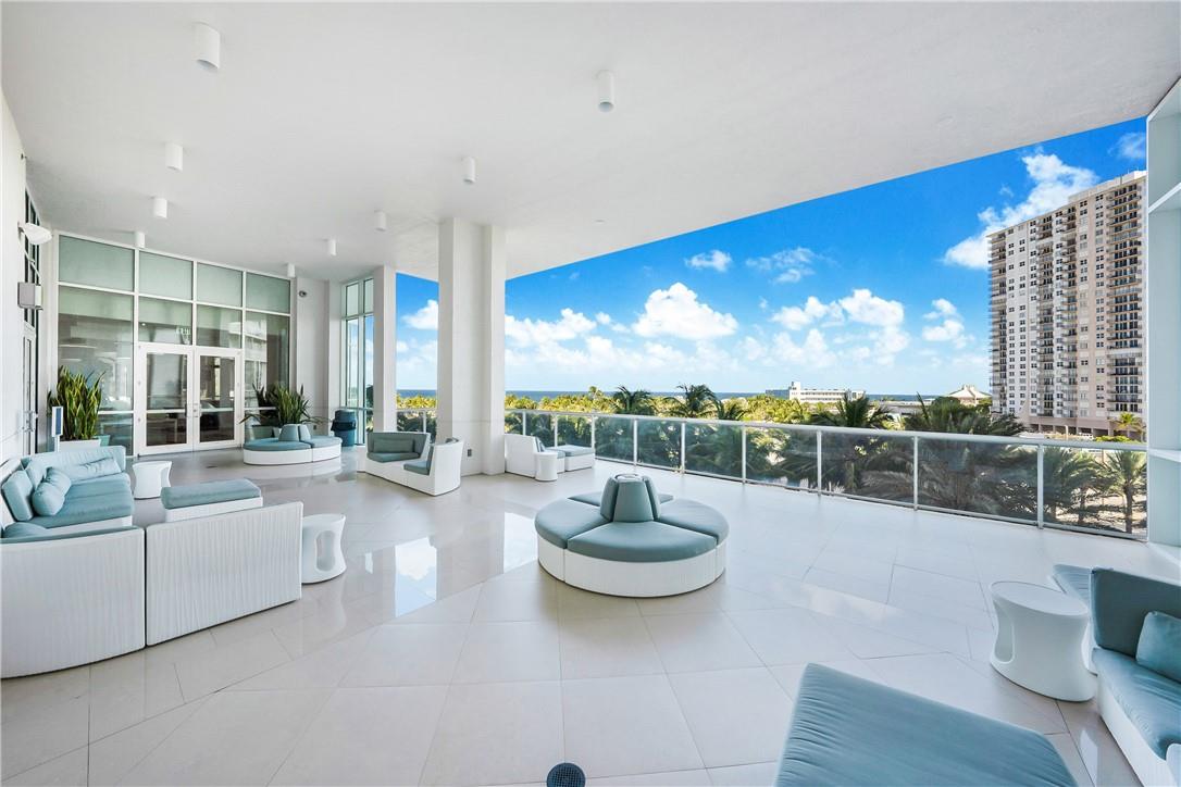 Balcony off Party Room