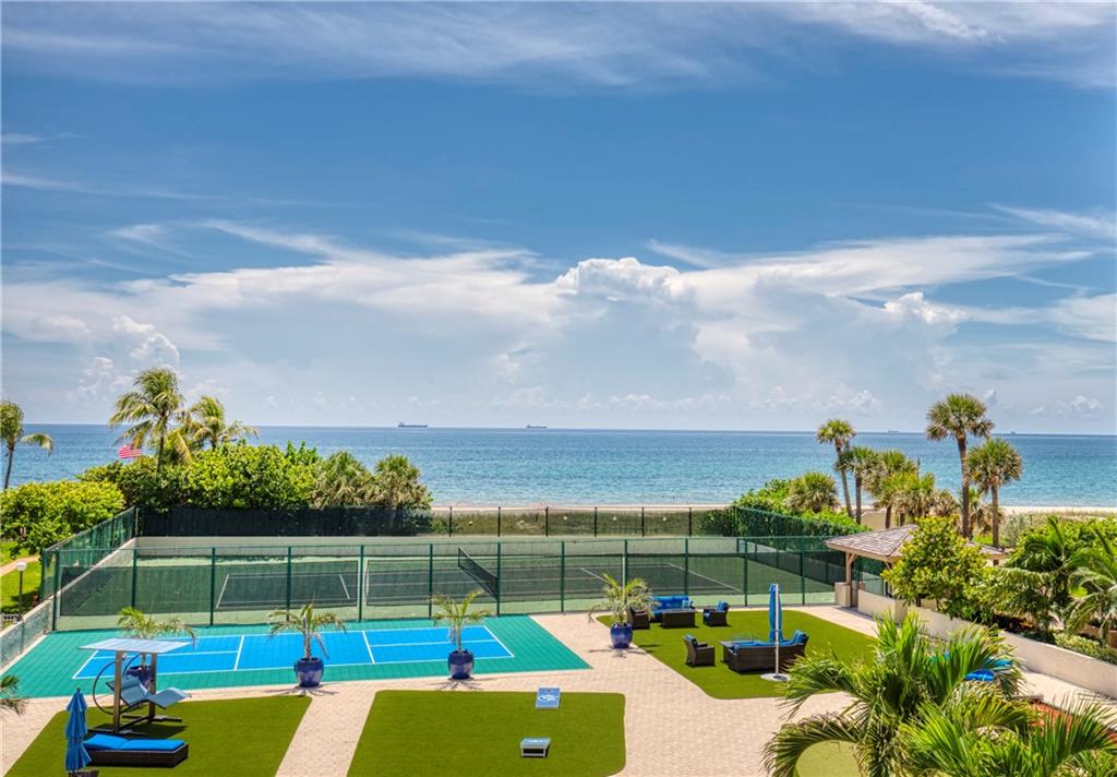 BREATHTAKING VIEWS OF OCEAN AND NORTH DECK WITH RESORT LIKE AMENITIES.