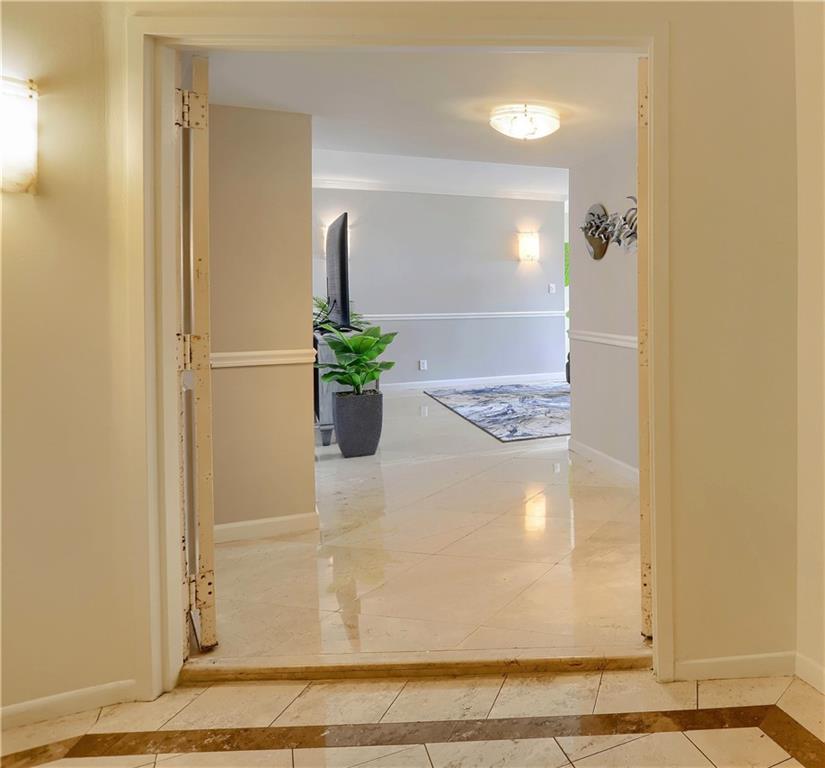 SEMI-PRIVATE ELEVATOR TO YOUR CONDO.