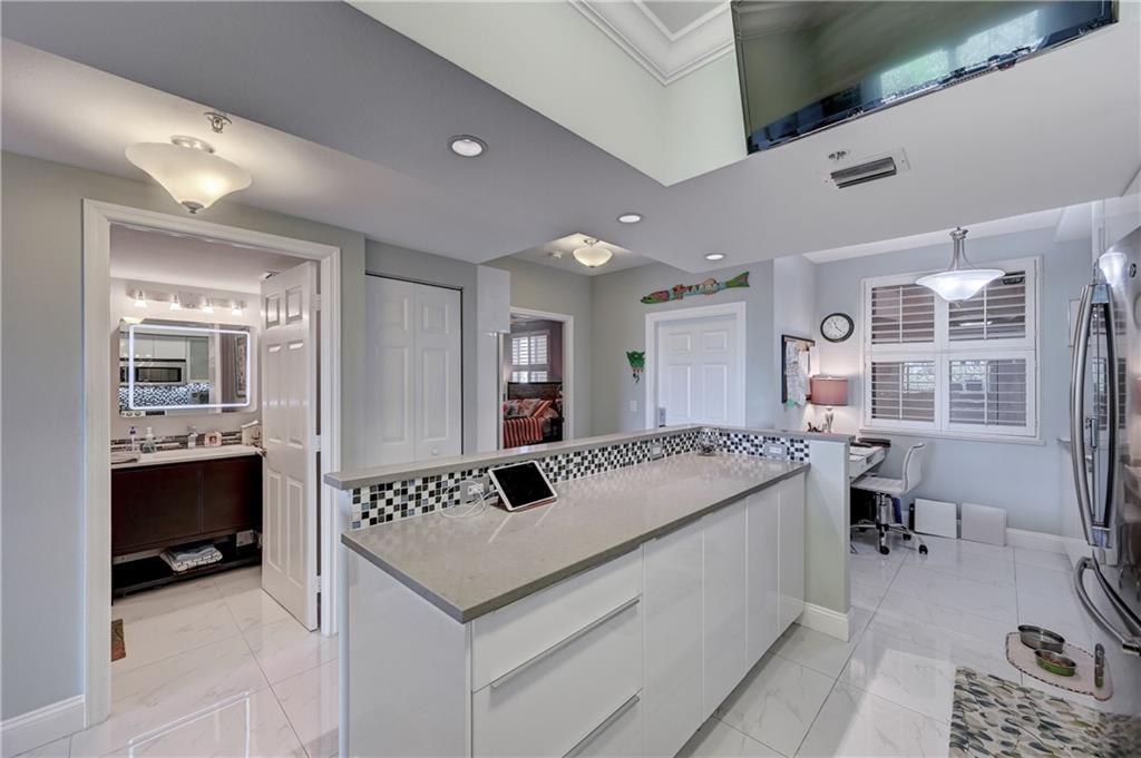 Kitchen with Breakfast Nook or Home Office