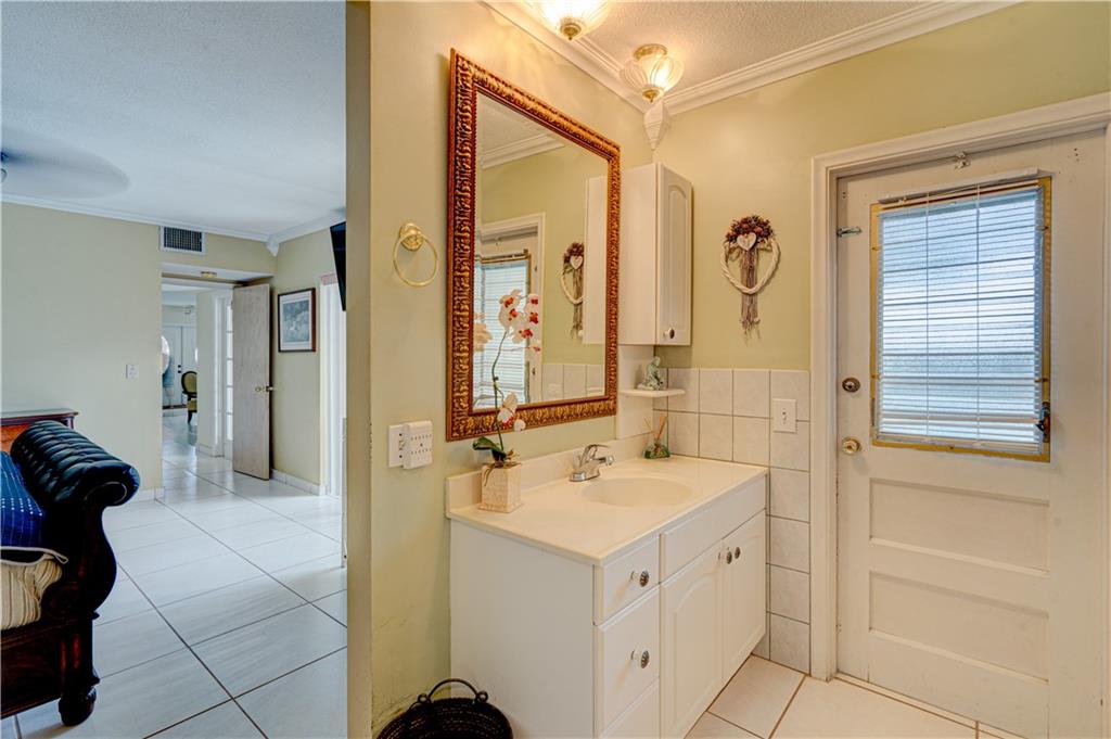 also Cabana Bathroom