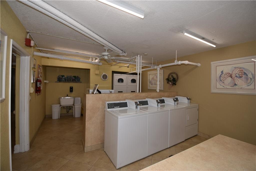 LAUNDRY ROOM 1ST FLOOR