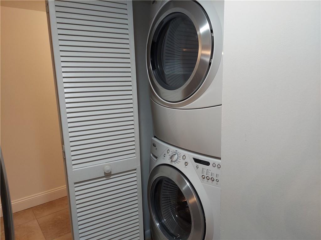 washer/dryer in unit