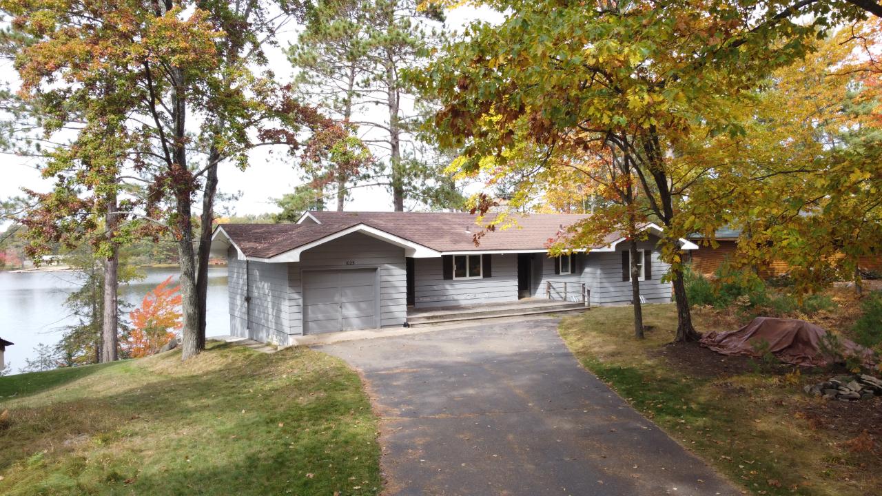 Silver Lake Property 1025 Walnut St Photo 1