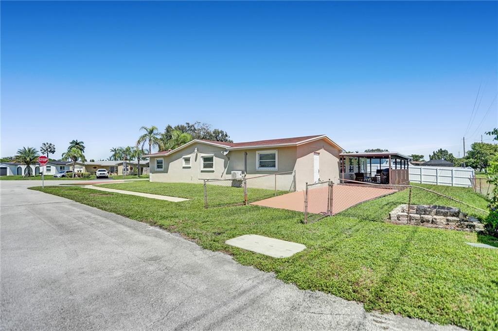 1901 93RD AV Pembroke Pines FL 33024 | F10351342