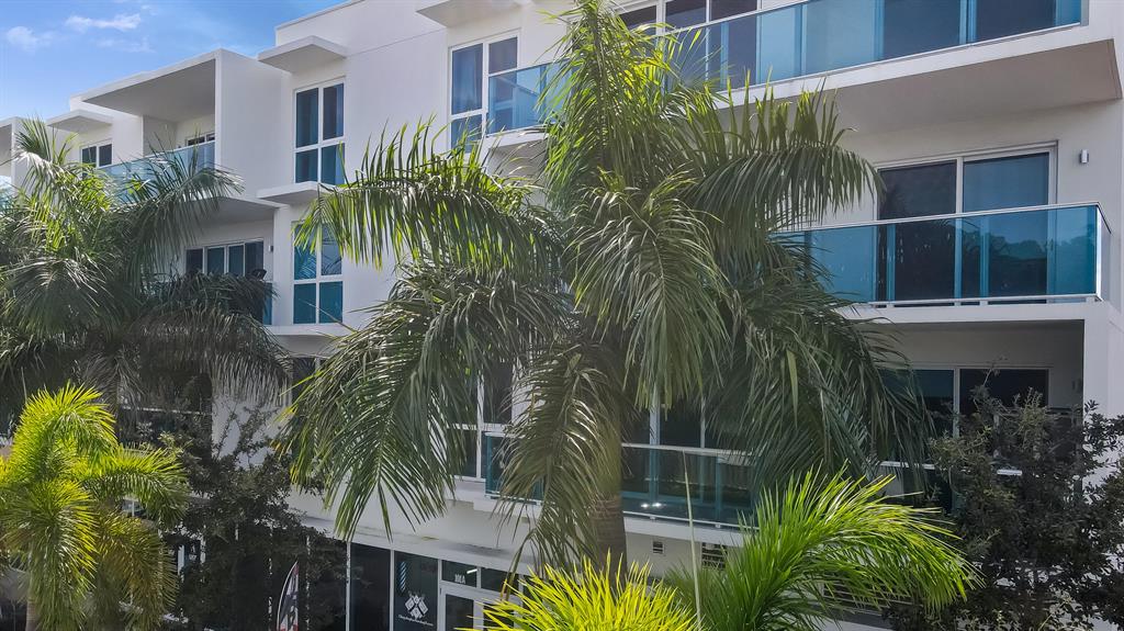 1 Palmway Lake Worth Beach FL 33460 | R10838658