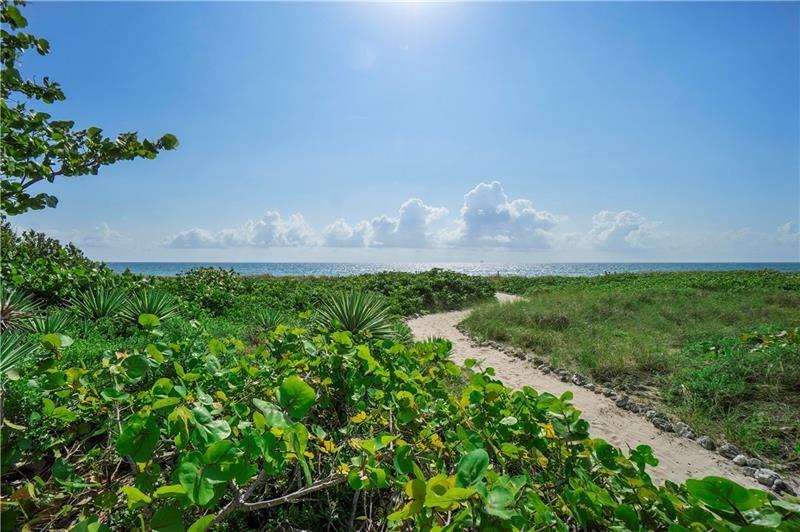 Path to beach from pool deck