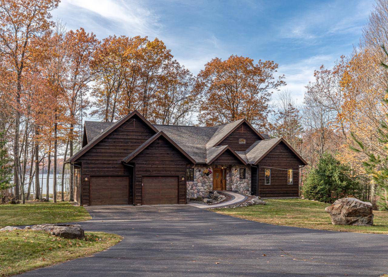 Yawkey Lake Property 9737 Kaubashine Rd S Photo 1