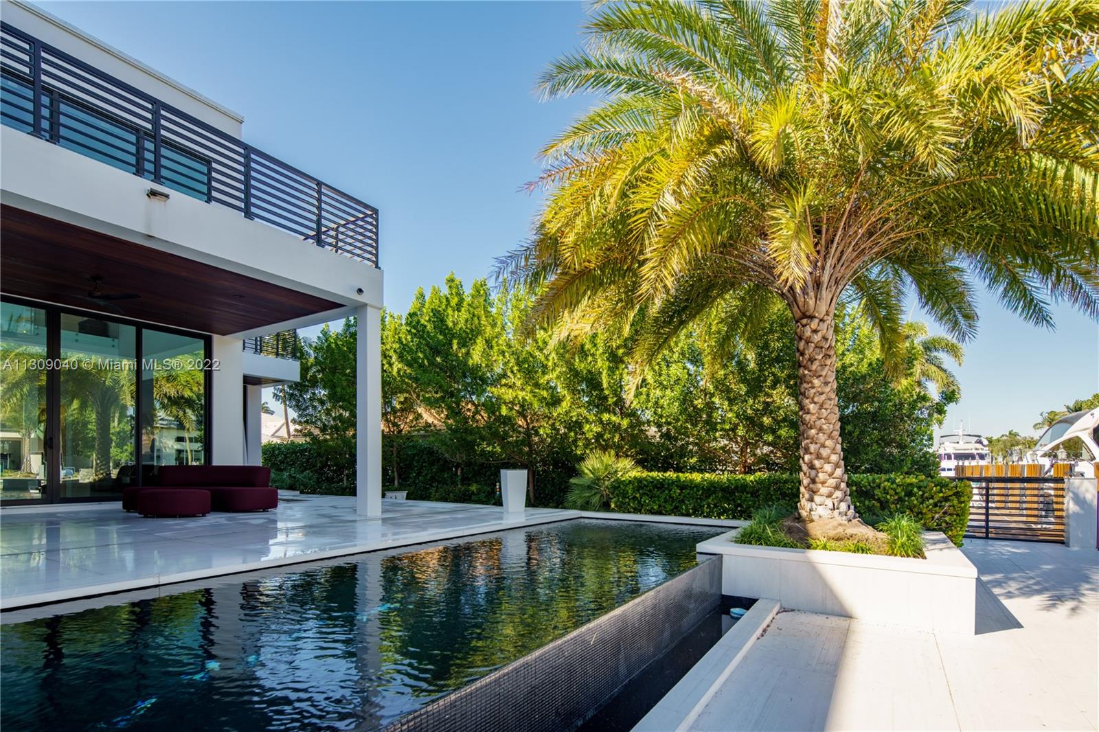 128 Fiesta Way, Fort Lauderdale FL 33301