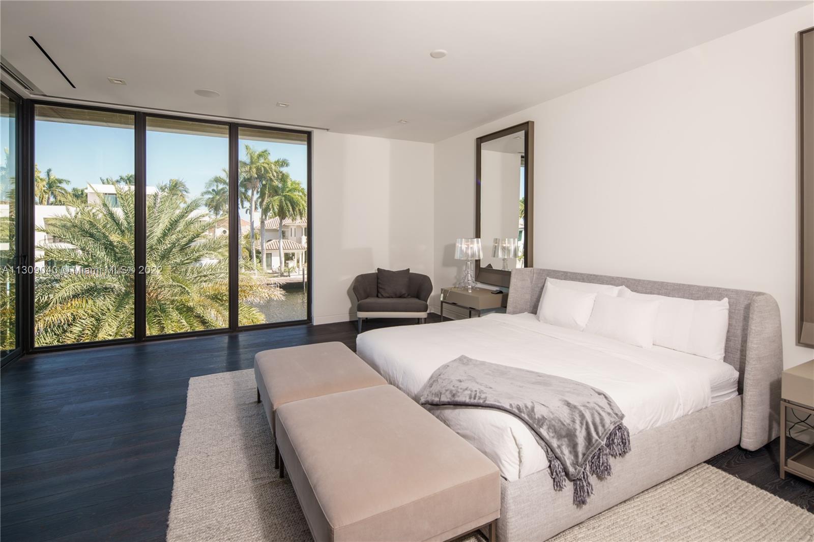 128 Fiesta Way, Fort Lauderdale FL 33301