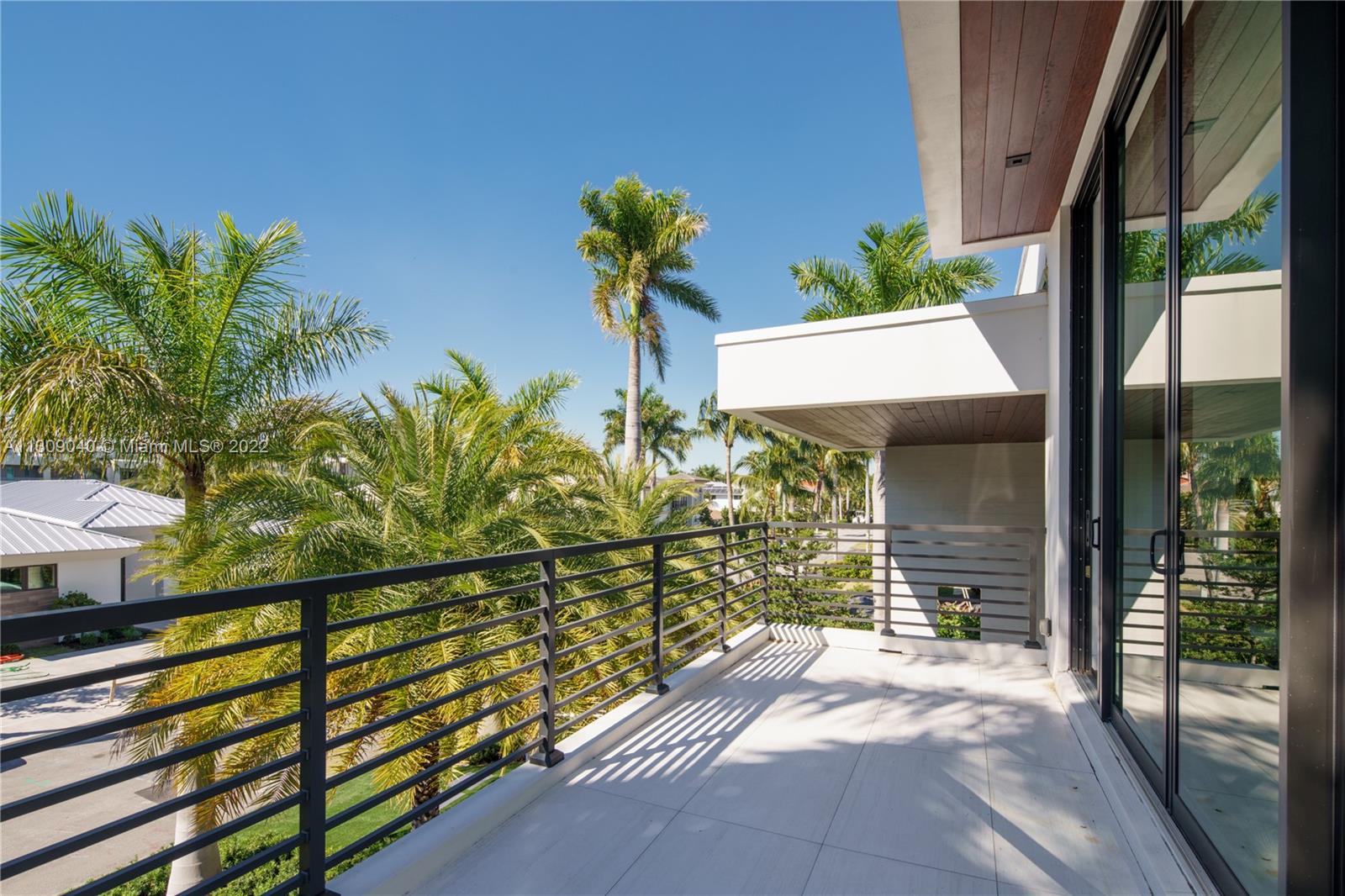 128 Fiesta Way, Fort Lauderdale FL 33301