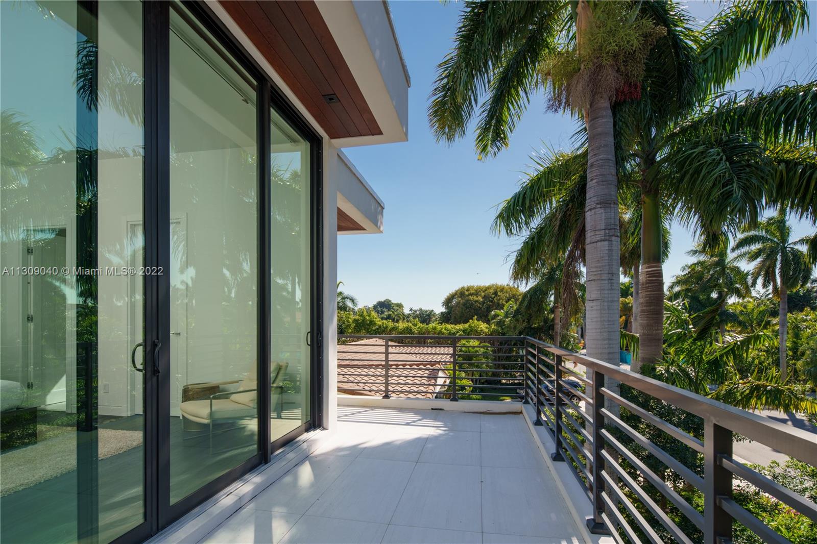 128 Fiesta Way, Fort Lauderdale FL 33301