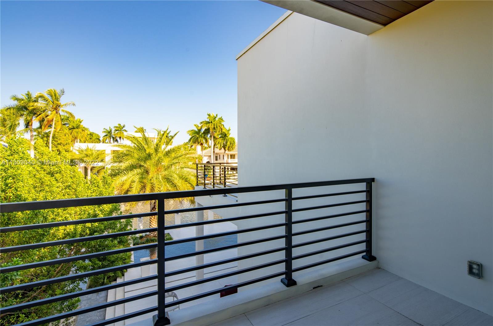 128 Fiesta Way, Fort Lauderdale FL 33301