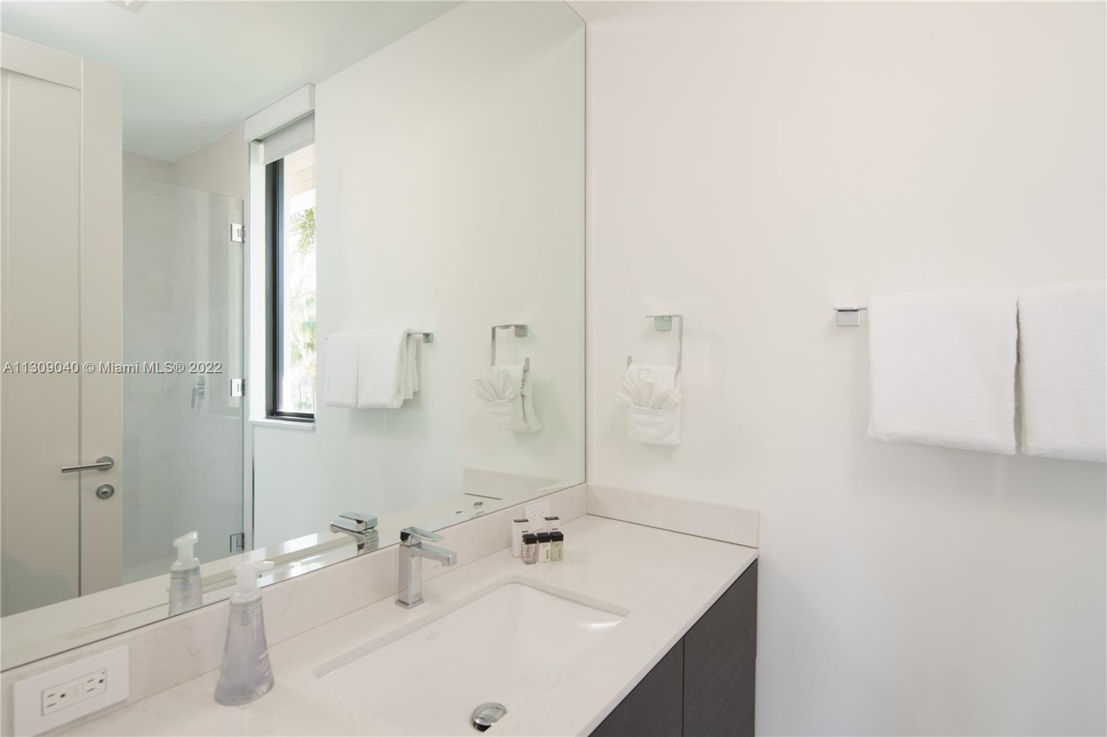 128 Fiesta Way, Fort Lauderdale FL 33301