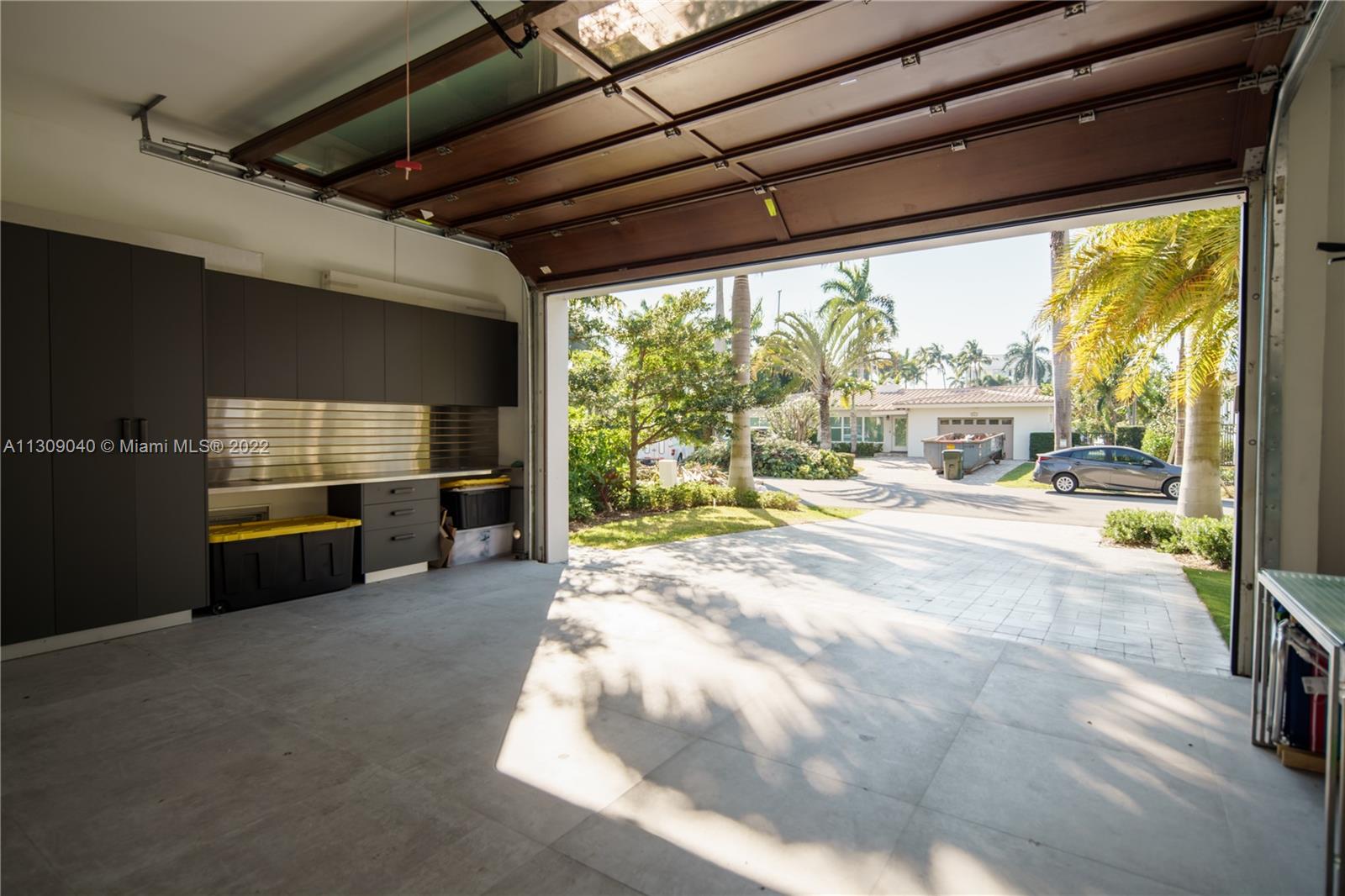 128 Fiesta Way, Fort Lauderdale FL 33301