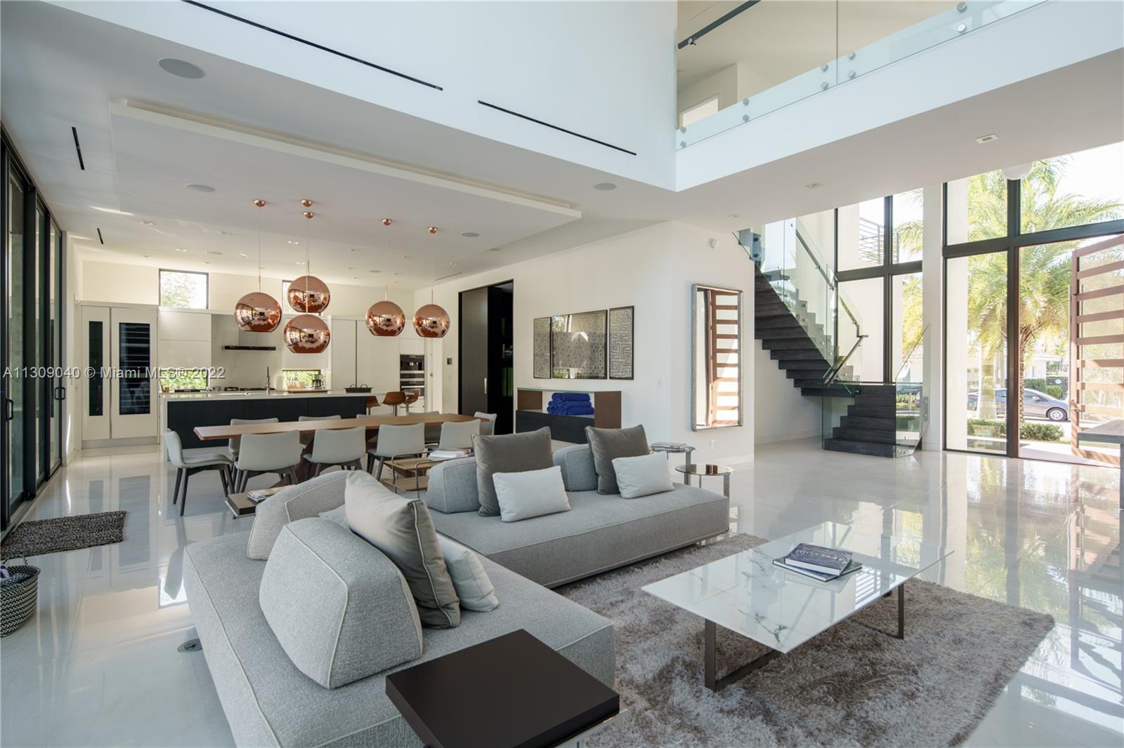 128 Fiesta Way, Fort Lauderdale FL 33301
