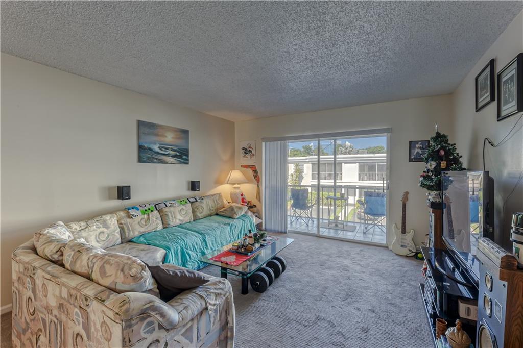 Living Room Screened in porch