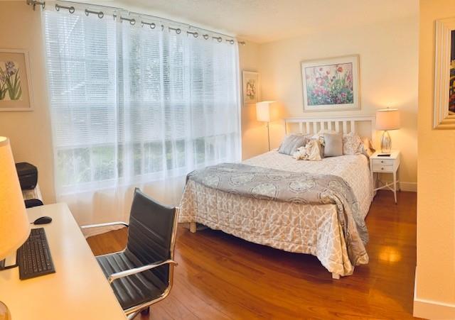 Very bright second bedroom