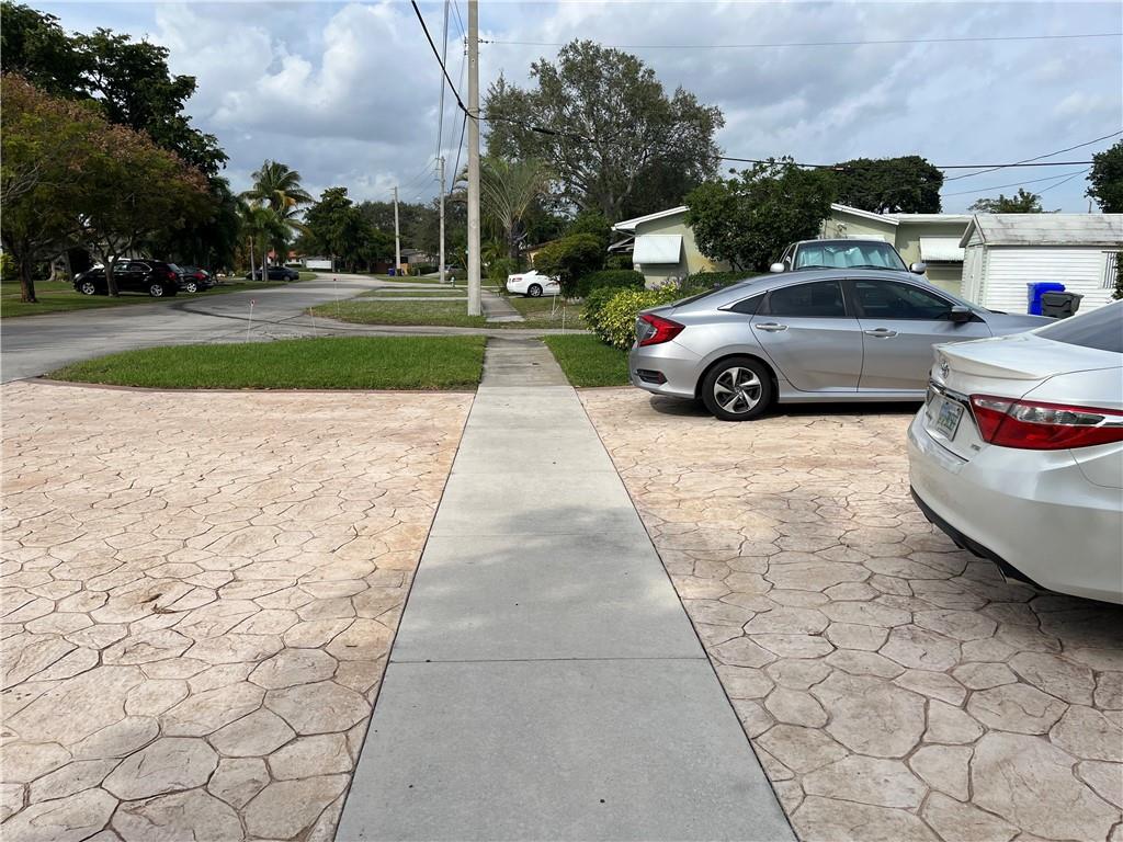 OVER SIX CARS PARKING